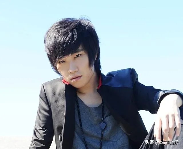 歌手徐良有背景吗？歌曲不良究竟是对什么人表达啥思想？