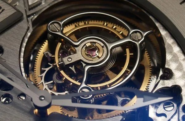 陀飞轮腕表为什么那么贵，入门级陀飞轮腕表一般什么价位？