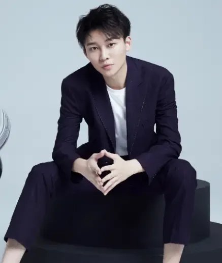 你如何看待刘怡潼恭贺刘奕君再就业这件事？