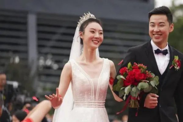 301对航天新人举办集体婚礼，为啥女的都说当航天人夫人很艰苦？