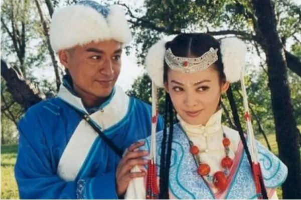 宁静唱孝庄秘史主题曲拉票，宁静这样做是否有卖惨嫌疑？