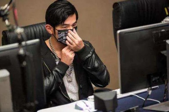 周杰伦开了家“地表最强”网吧