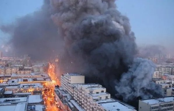 吉林一小区火灾致男童身亡，火灾发生的原因是什么？