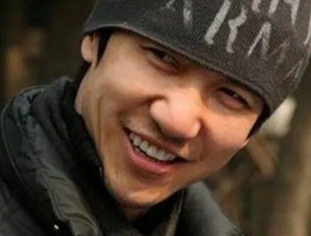 导演鄢颇个人资料曝光 揭秘其被砍事件全经过