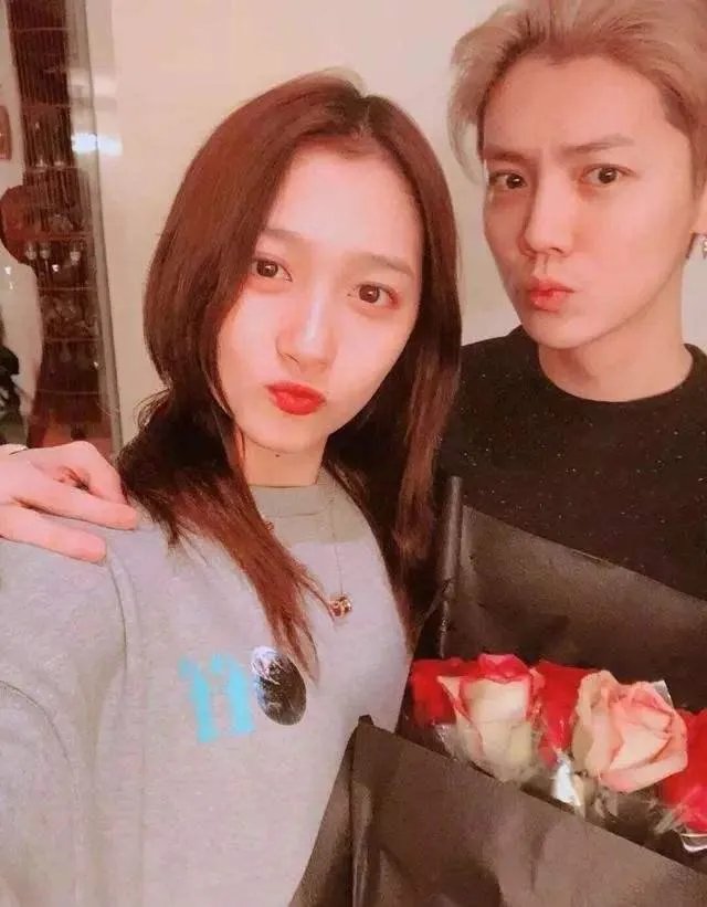 关晓彤晒旧照为鹿晗庆生，却被粉丝吐槽，这是为何？