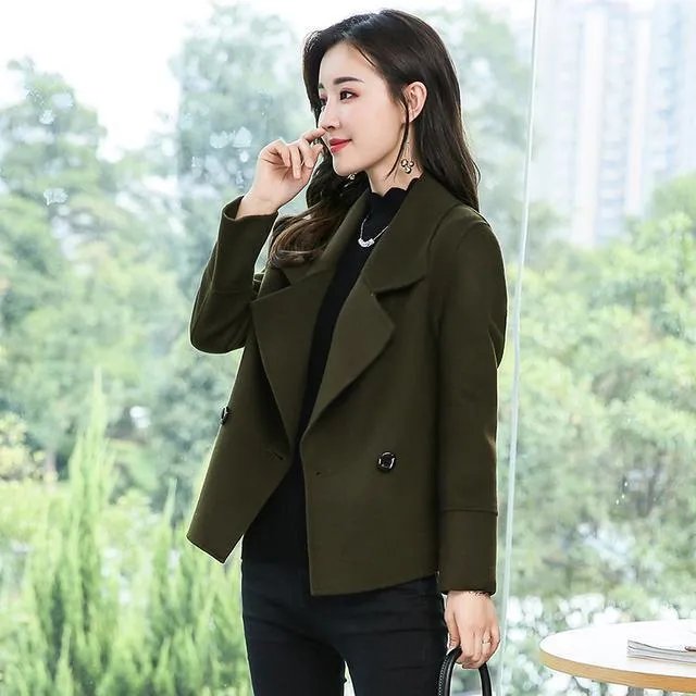 上联:戏演古今情，善恶忠奸收眼底，请对下联？