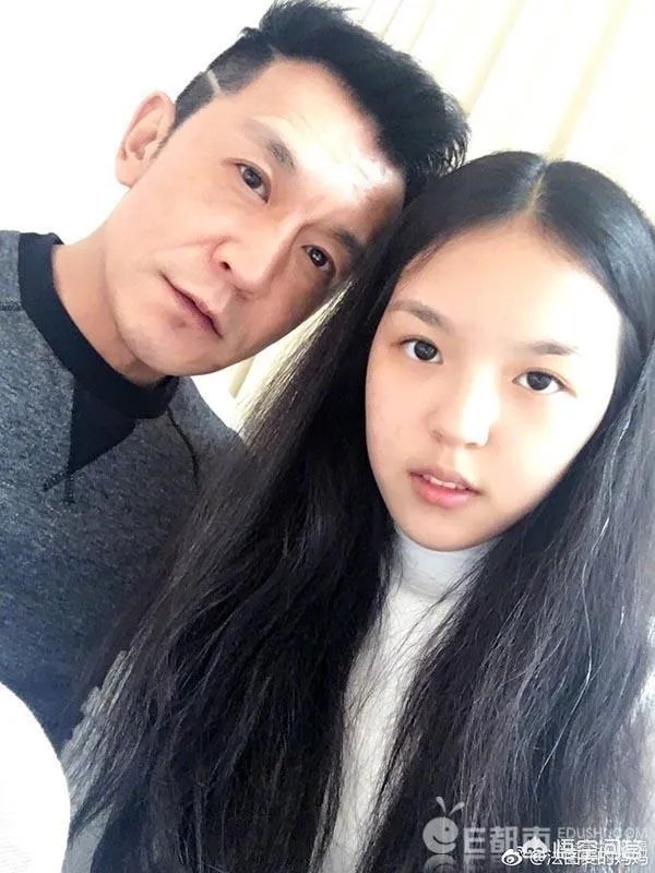 有人说头条全是李咏死的消息，难道一个艺人的离去会惊动全世界吗？你怎么看？