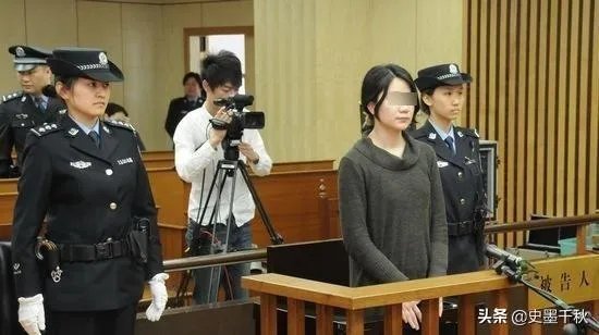 贵州女子为取悦情人，装护士偷小孩，仅获刑22个月，你怎么看？