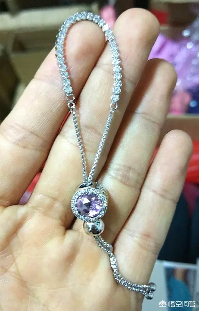 有哪些是好看但不贵的饰品?