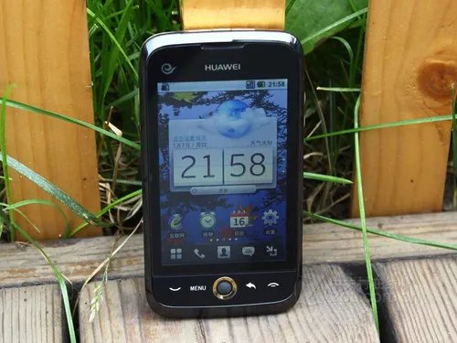 Android2.1用罕见15分屏 华为C8600评测