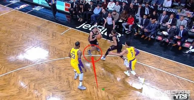 杜德利面对詹姆斯投进关键三分，为什么詹姆斯没有跳起来去干扰投篮，你怎么看？
