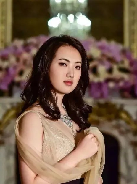 “华为二公主”姚安娜出道,为什么网友只喜欢她的姐姐孟晚舟?