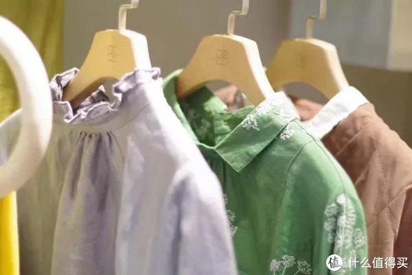 ​ 木头衣架，哪种木料好？--华恩衣架