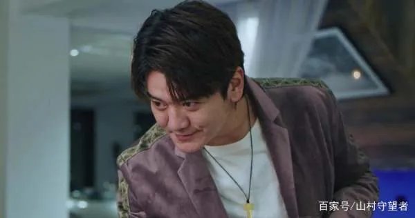 周冬雨和赵露思两个版本的《我喜欢你》,哪个更好看?