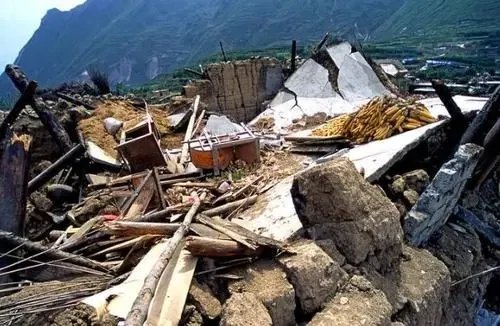 四川泸州发生了6级地震，此次地震与汶川特大地震有关吗？