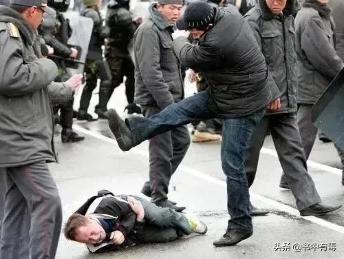 吉尔吉斯是议会共和制，为何接二连三搞政变推翻总统？