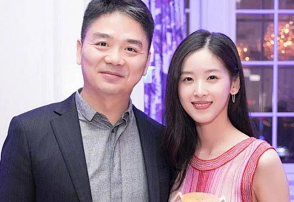 刘强东旧照流出，网友感叹章泽天眼光跟别人不一样，这个你怎么看？