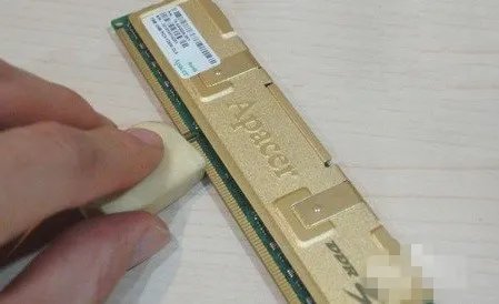 电脑显示屏开不了机怎么回事