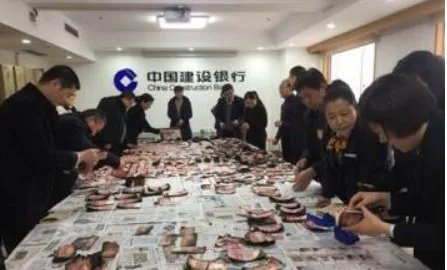 现金藏冰箱后失火全部烧毁了吗?