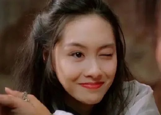 朱茵和邱淑贞的经典镜头，都比不过蔡少芬的“低头杀“，你觉得呢？