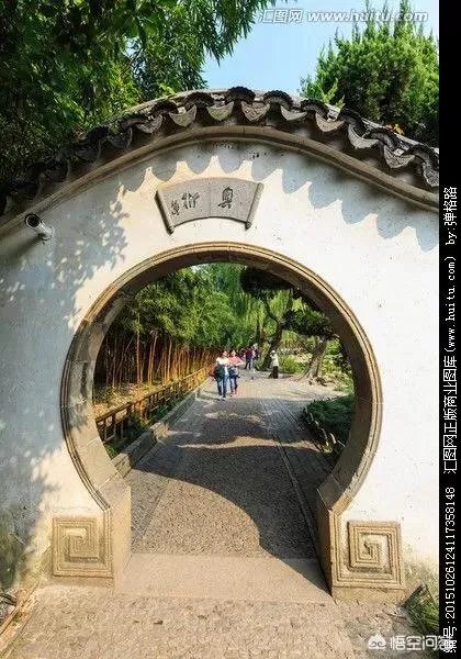 上联:戏演古今情，善恶忠奸收眼底，请对下联？