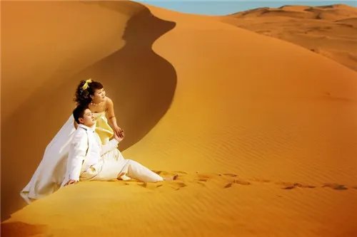 沙漠婚纱照图片大全  沙漠婚纱照拍摄技巧