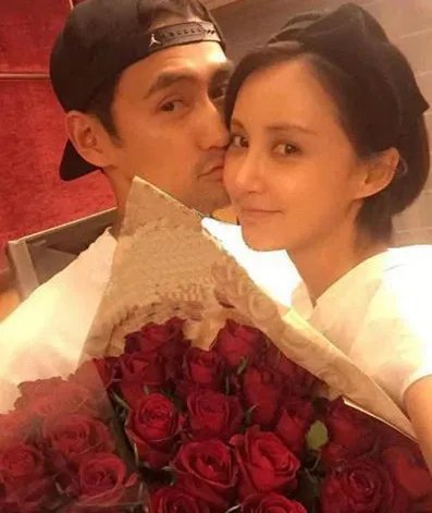 张歆艺男友是谁 张歆艺与男友袁弘同台现身好事近