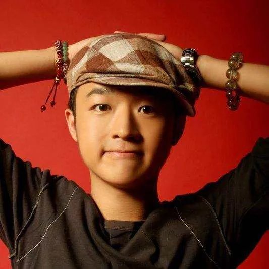 包贝尔《跑男》中表现很好，却与跑男成员很少联系，为何？