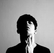 欧美伤感黑白男生qq头像