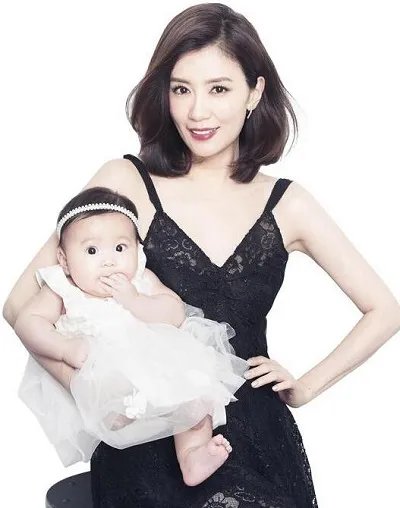 贾静雯二胎女照片曝光 长相美丽撞脸妈妈