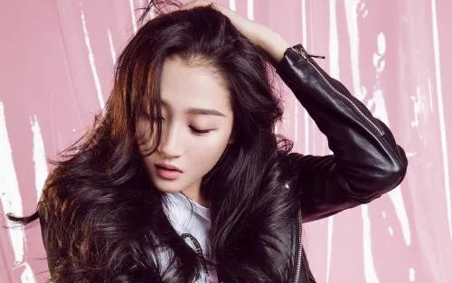 来分享一下关于鹿晗和关晓彤恋情的朋友圈吧？