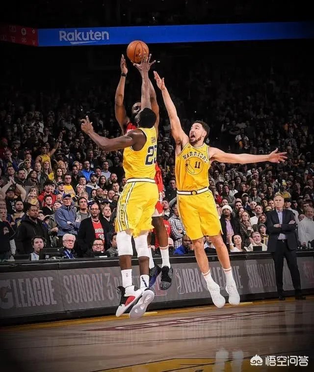 火勇裁判报告官宣，杜兰特界外救球是因哈登先犯规，火箭绝杀三分未提及，你怎么看？