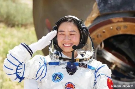 新“太空出差三人组”国庆启航 神舟十三号将有女航天员