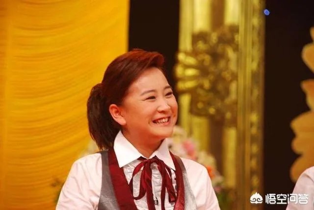 贾玲当年为什么会改行？她究竟是个怎样的人？
