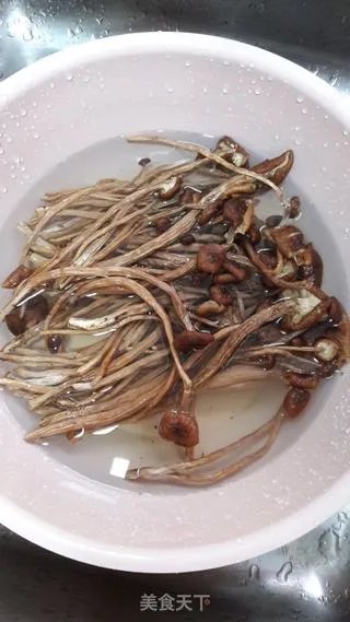 茶树菇炖鸡