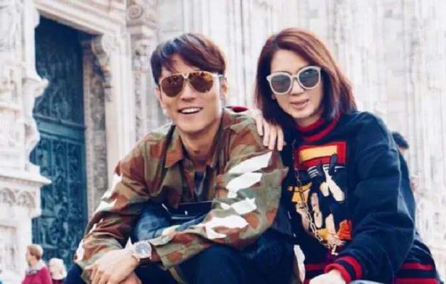 张丹峰与洪欣之间是爱情吗？