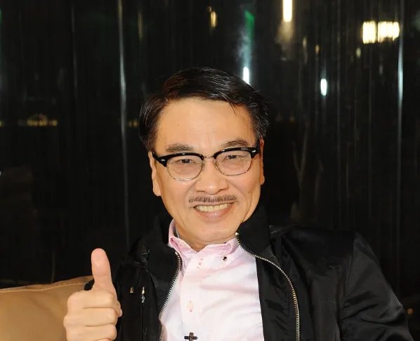 洪金宝马云都得叫周星驰星爷，只有他敢叫星仔，他是谁？