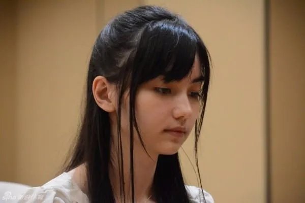 让柯洁大神都爱慕的中国最美的围棋手黑嘉嘉究竟有什么魅力？