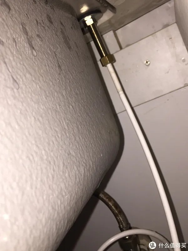 水龙头滴水的简单修理过程