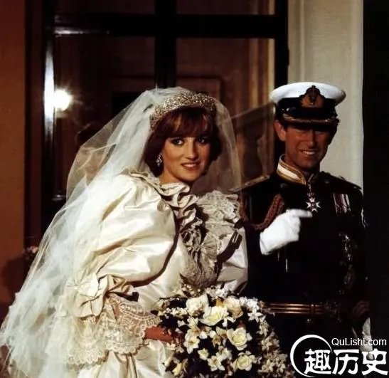 戴安娜王妃的世纪婚礼回顾 英国皇室婚礼场景