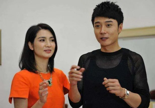 张丹峰与洪欣之间是爱情吗？