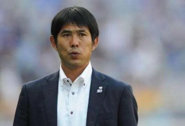 日本队的主教练是谁？