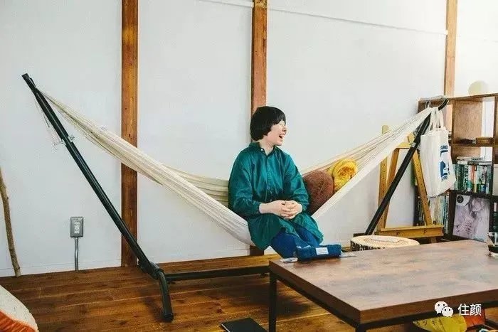 买房、独居、不婚、不生，这届女性实在是太牛了！