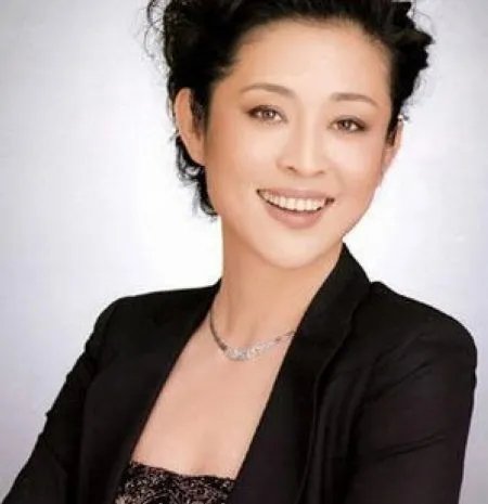 55岁倪萍图片大全　整容前后曝光