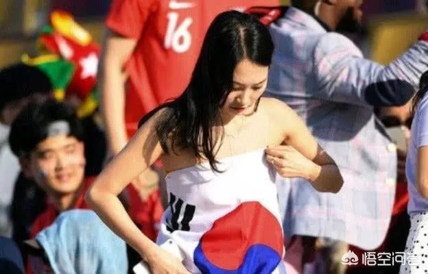 对于韩国队被卡塔尔一剑封喉输了，韩国球迷说韩国队和中国队一样丢人，你怎么看？