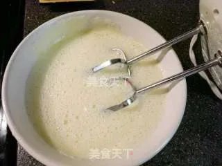 草莓甜面圈 