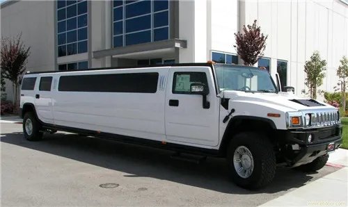 加长悍马婚车报价 婚车租赁注意事项