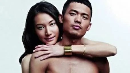 “摸臀门”后原谅林丹，退隐多年，林丹妻子谢杏芳现状怎么样？