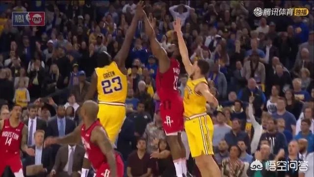 火勇裁判报告官宣，杜兰特界外救球是因哈登先犯规，火箭绝杀三分未提及，你怎么看？