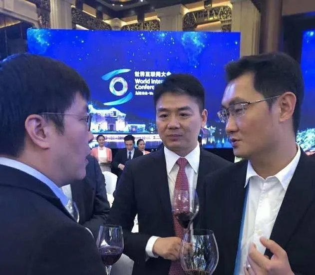 刘强东当村长，以一万工资聘老师，那平石头村的学校应该建成什么样？